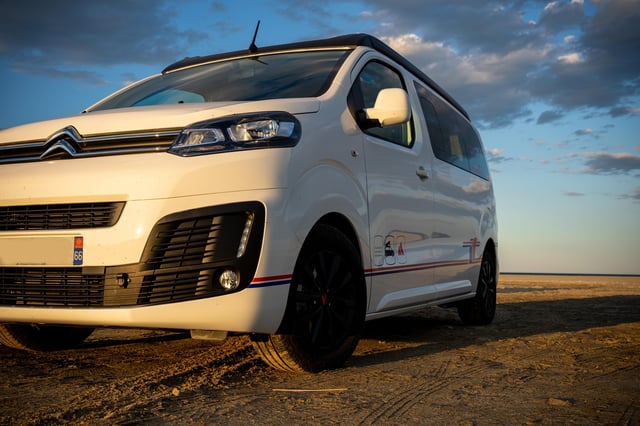 Aventourer Origin All-In sur base Citroën Jumpy, face avant
