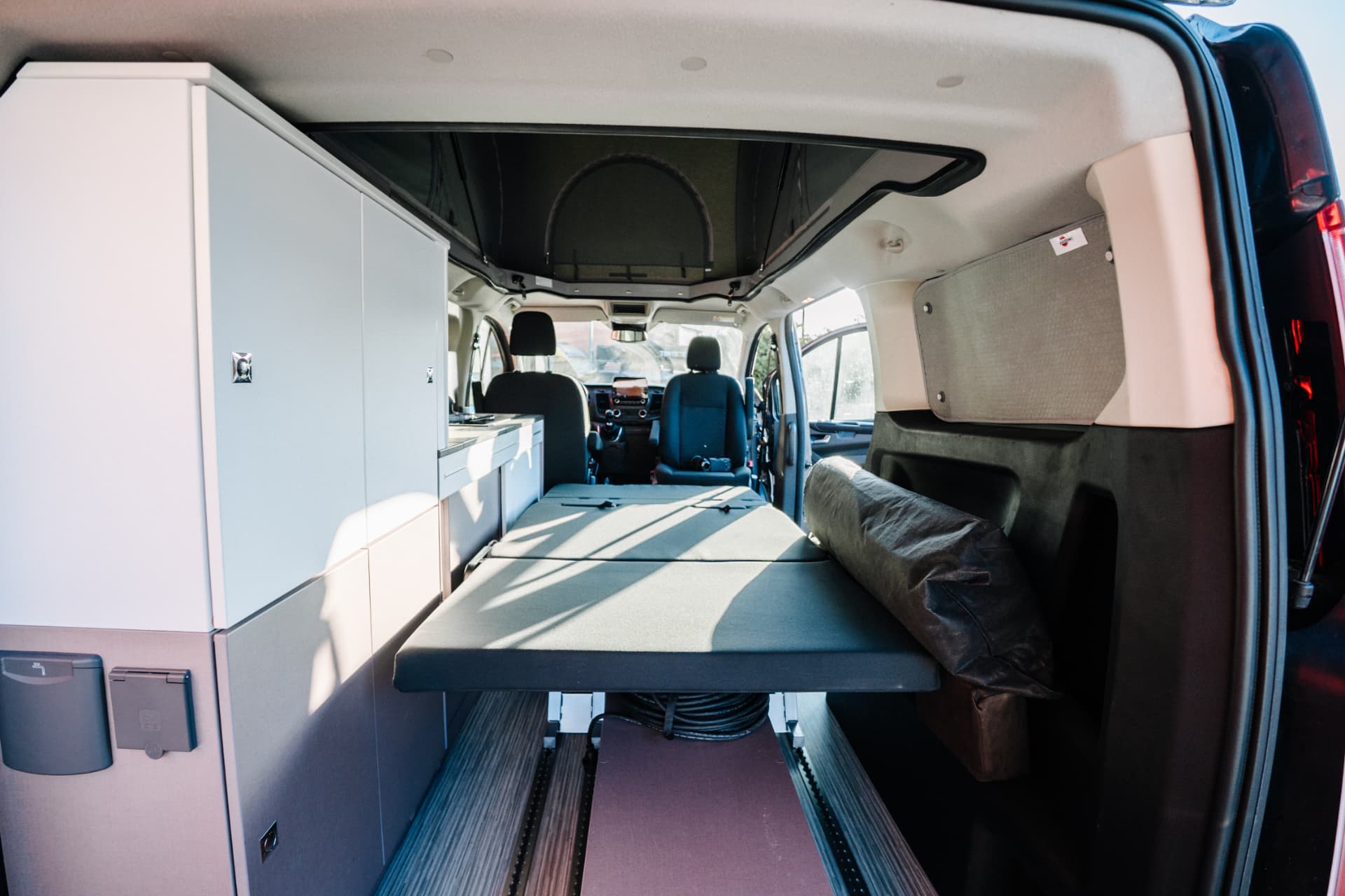 Copa C500 — couchage arrière et toit relevable
