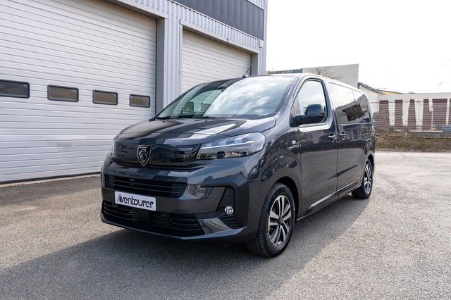 Aventourer Origin Peugeot Traveller gris Titane, extérieur trois quarts avant