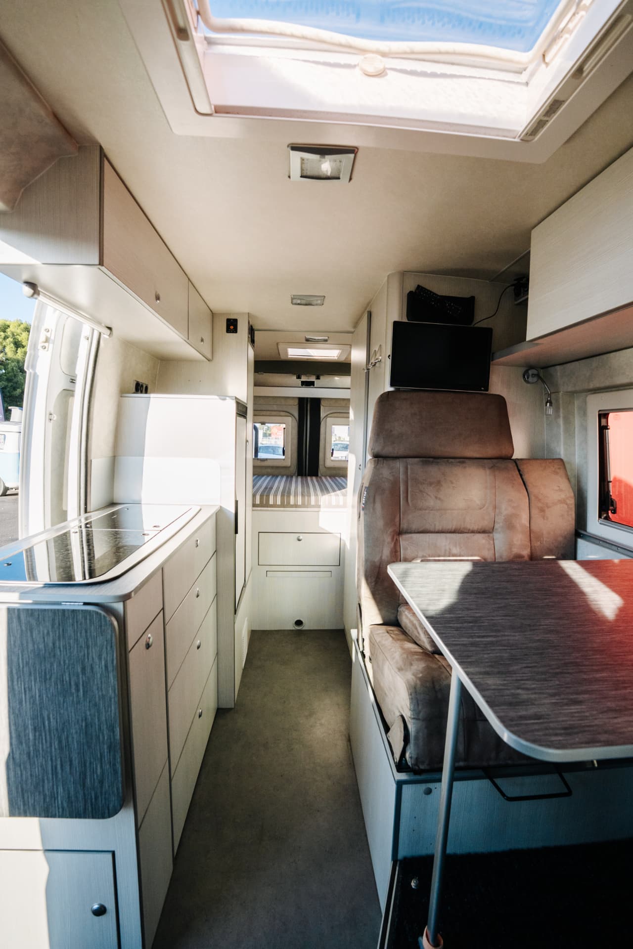 Fiat Ducato L3H2 — intérieur, cuisine et salon