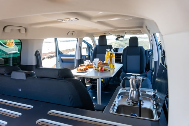 Meuble cuisine compact de l'Aventourer Origin SpaceTourer
