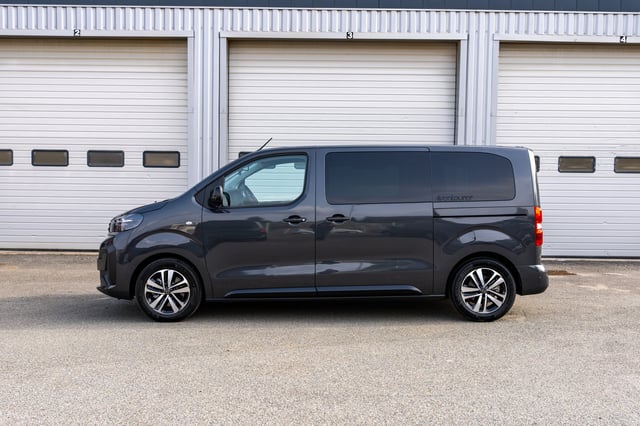 Aventourer Origin Peugeot Traveller vu de profil