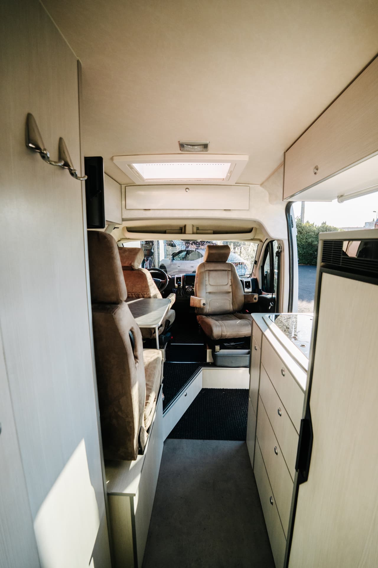 Fiat Ducato L3H2 — vue vers la cabine