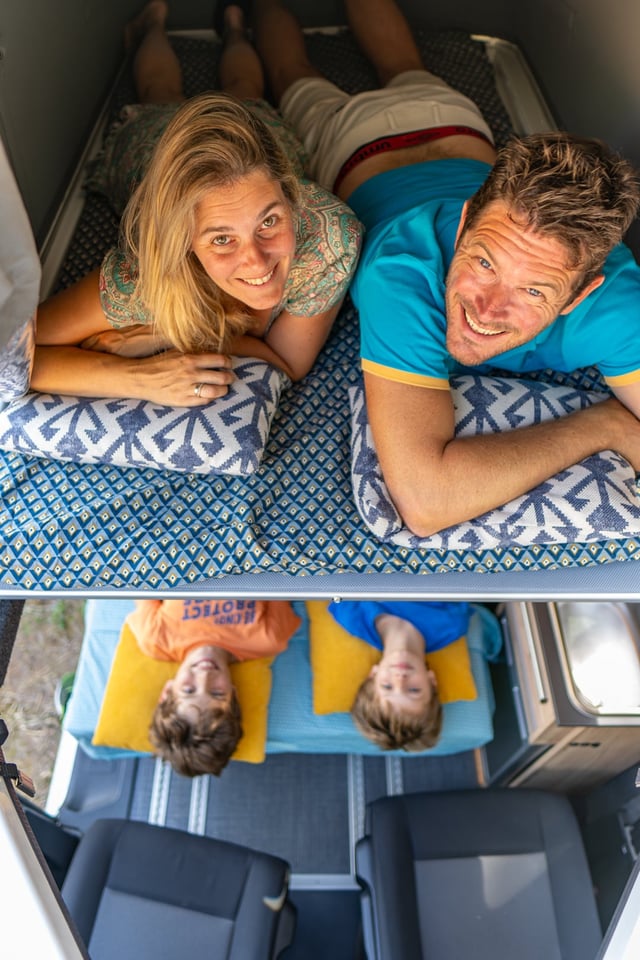 Couchage supérieur du toit relevable de l'Aventourer Origin All-In