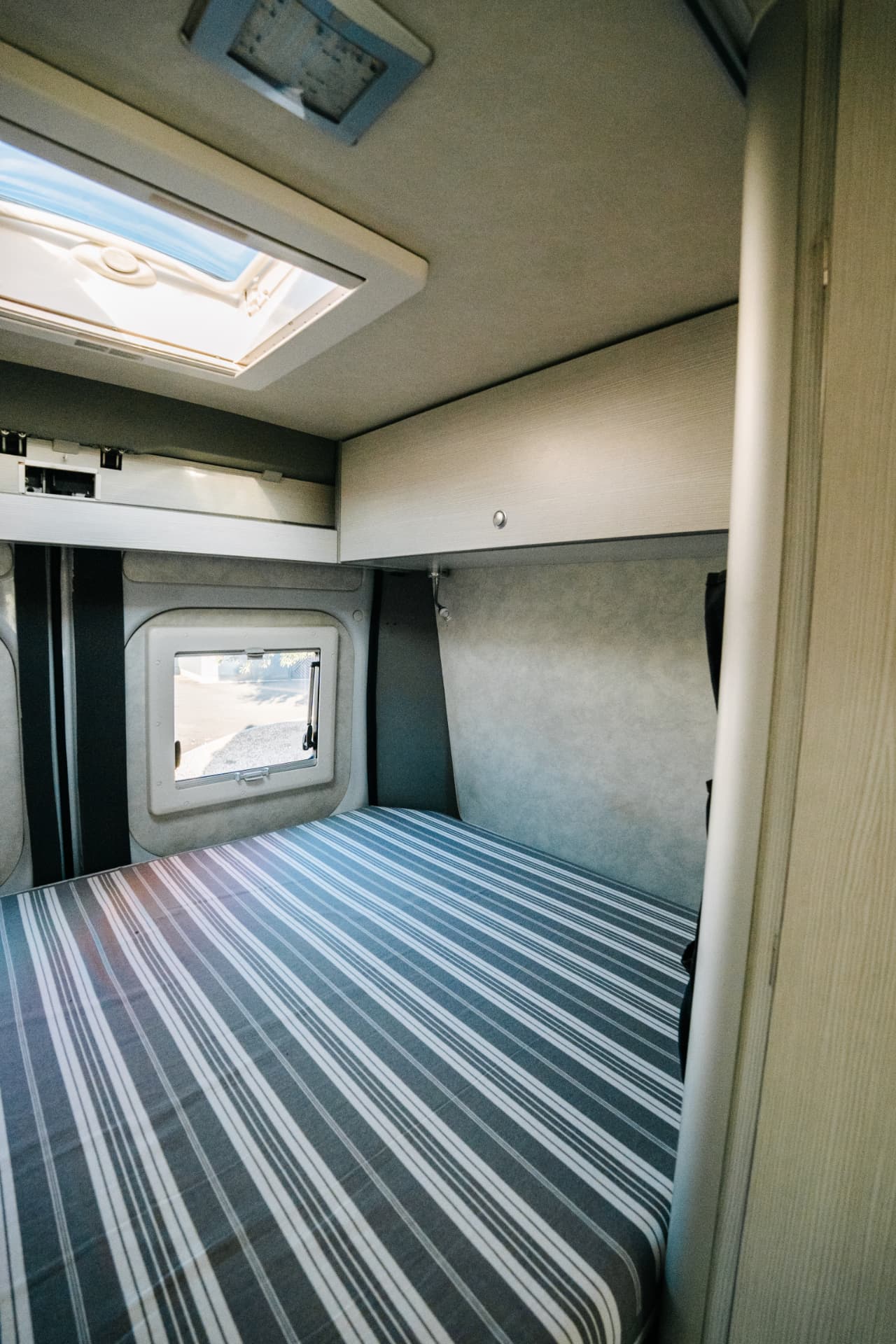 Fiat Ducato L3H2 — lit arrière
