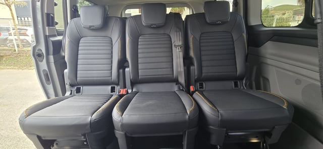 Banquette arrière amovible de l'Aventourer Rhino 2.0 en configuration sept places