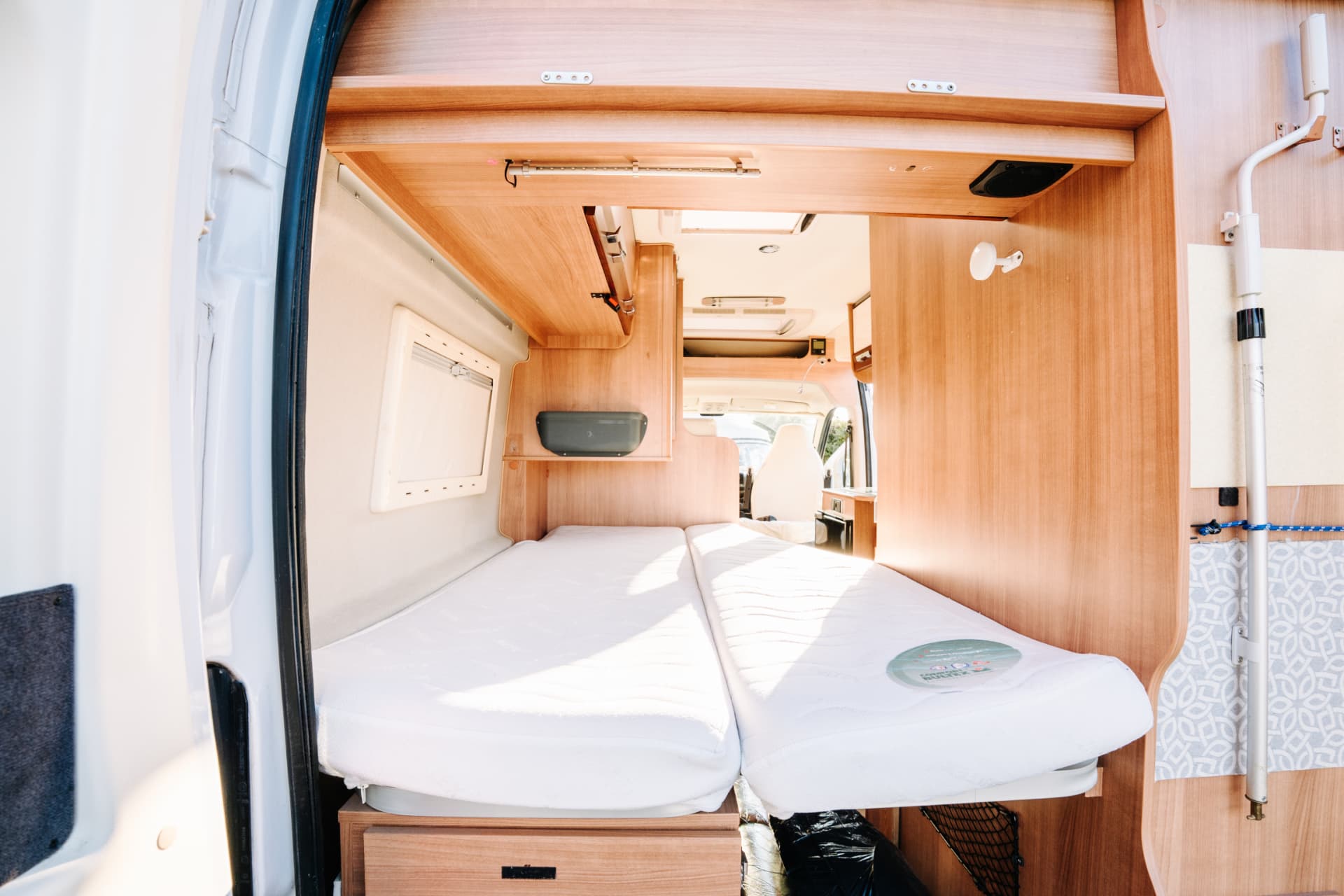 Fiat Ducato Campérêve Magellan 540 2016 — couchage arrière transversal