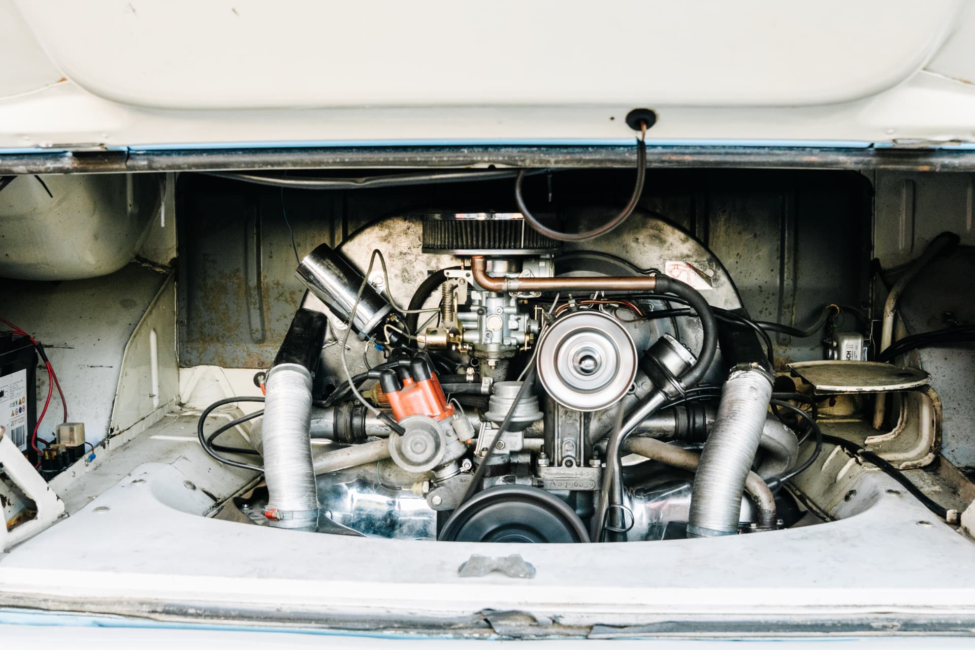 Volkswagen Combi T2 1970 — compartiment moteur refait