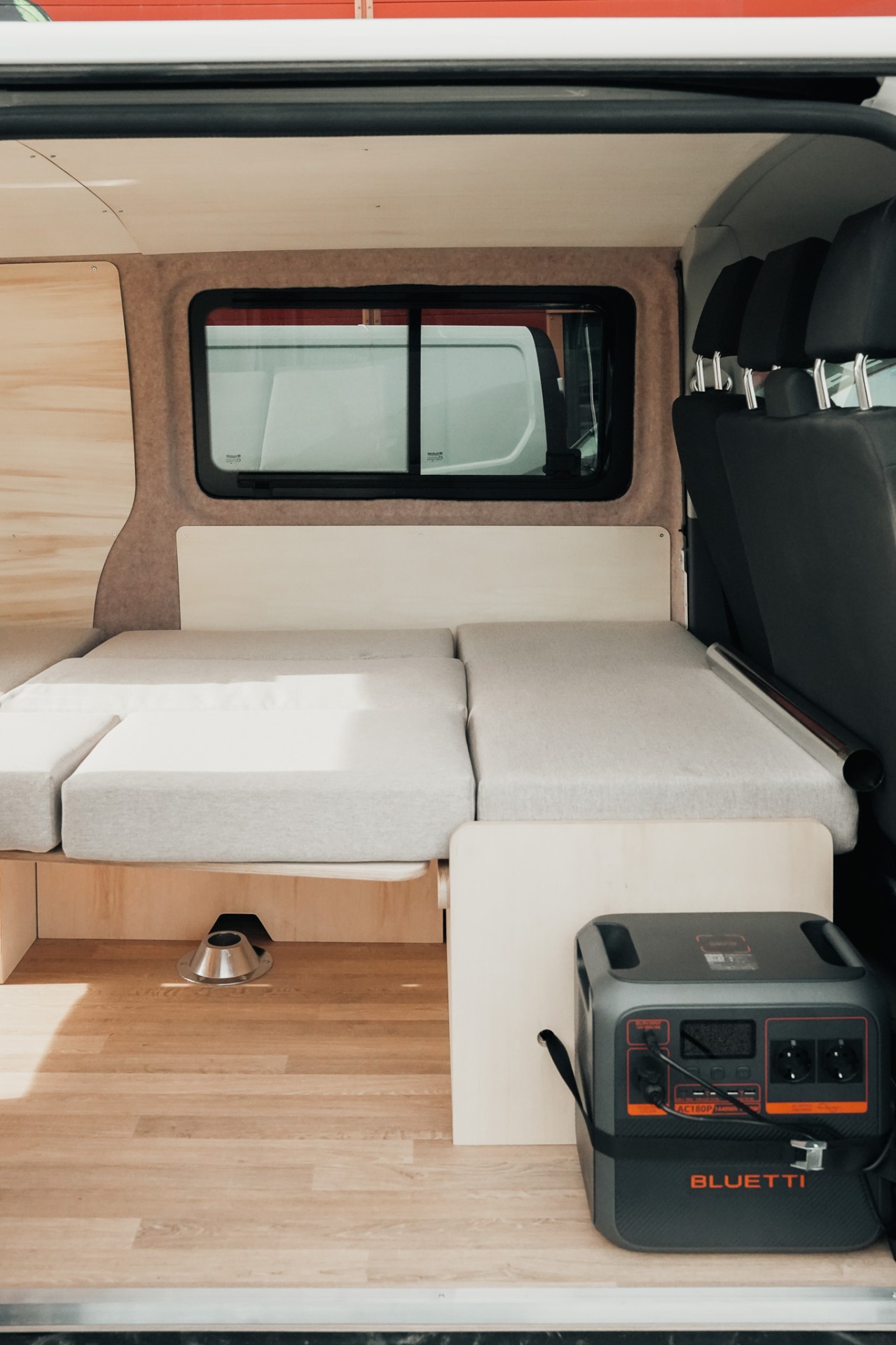 Intérieur d'un Volkswagen T6 équipé d'un kit EXOKIT posé à l'atelier VLM
