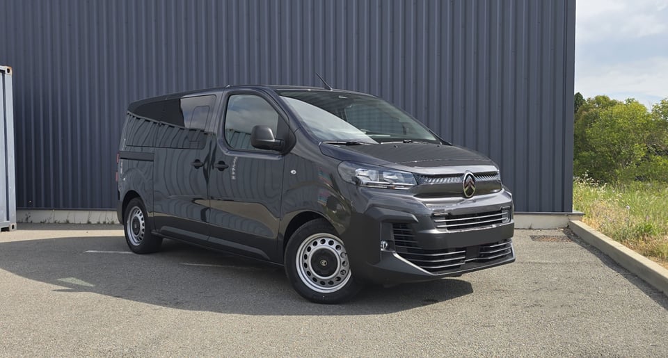 Aventourer Origin Jumpy Combi gris, extérieur trois quarts avant
