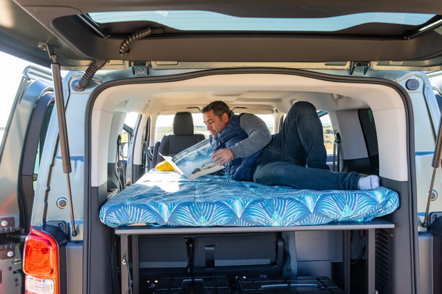 Lit inférieur 120 × 200 cm de l'Aventourer Origin Peugeot Traveller