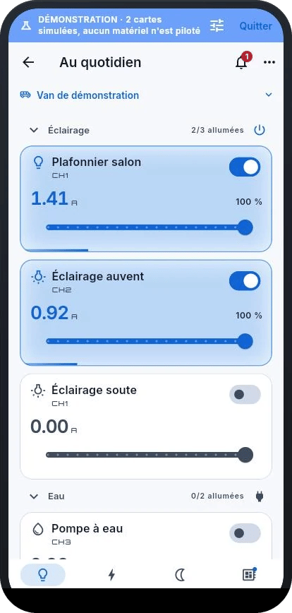 Vraie interface mobile TinyRail en thème clair